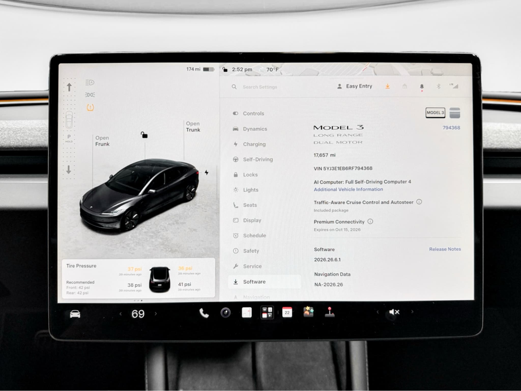 2024 Tesla Model 3 view 10