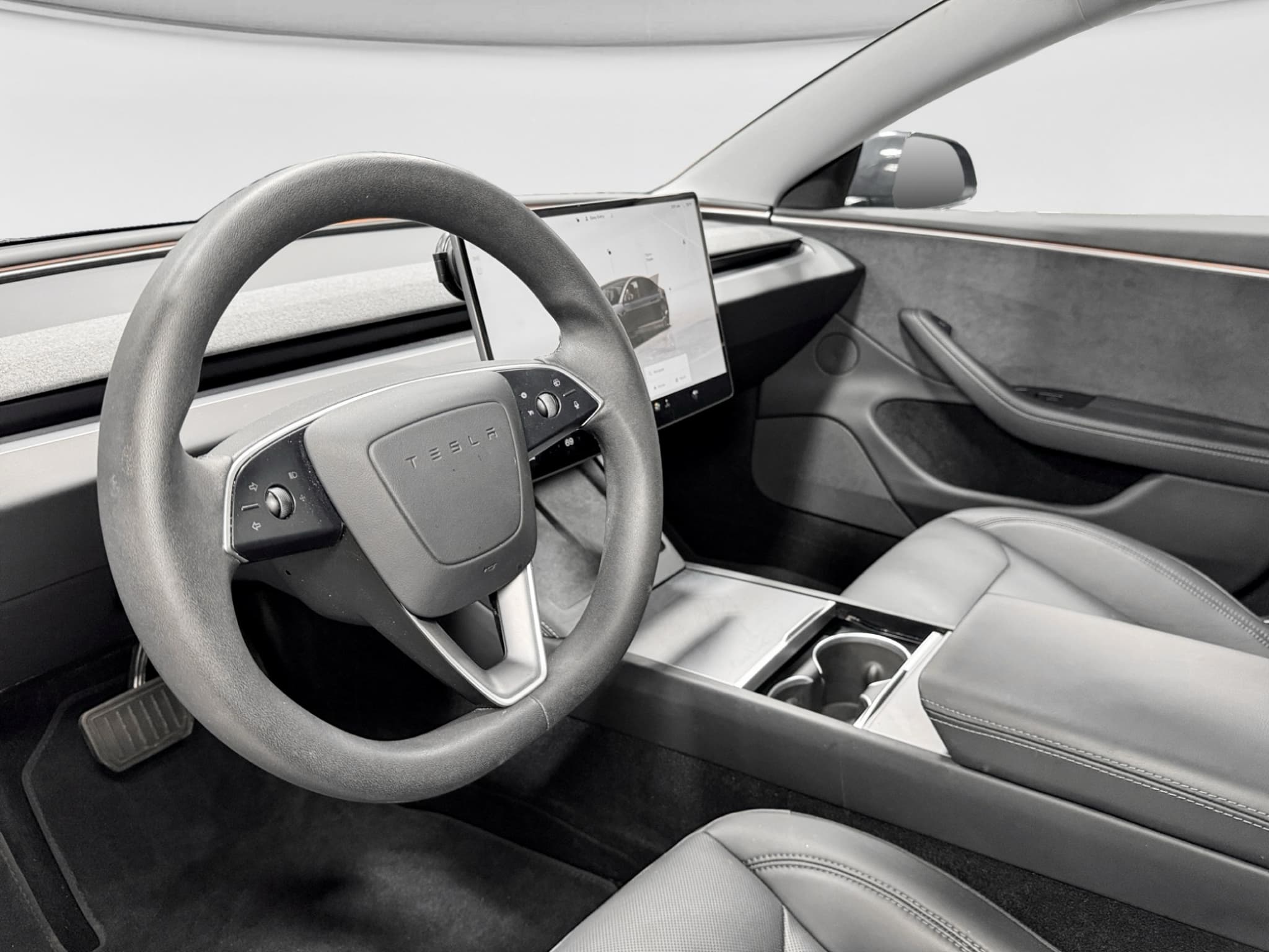 2024 Tesla Model 3 view 16