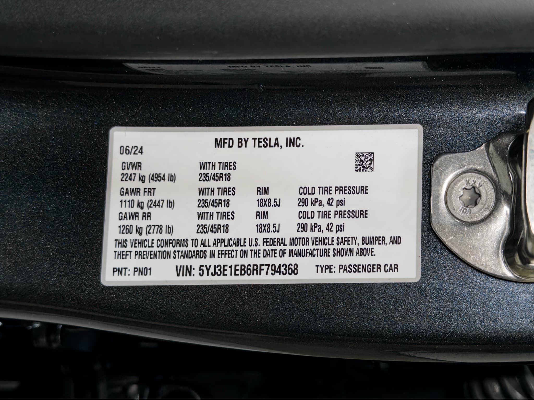 2024 Tesla Model 3 view 27