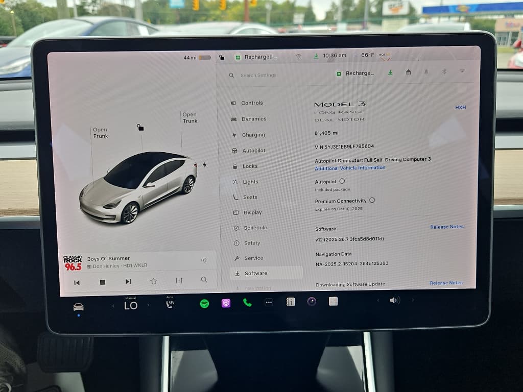 2020 Tesla Model 3 view 9