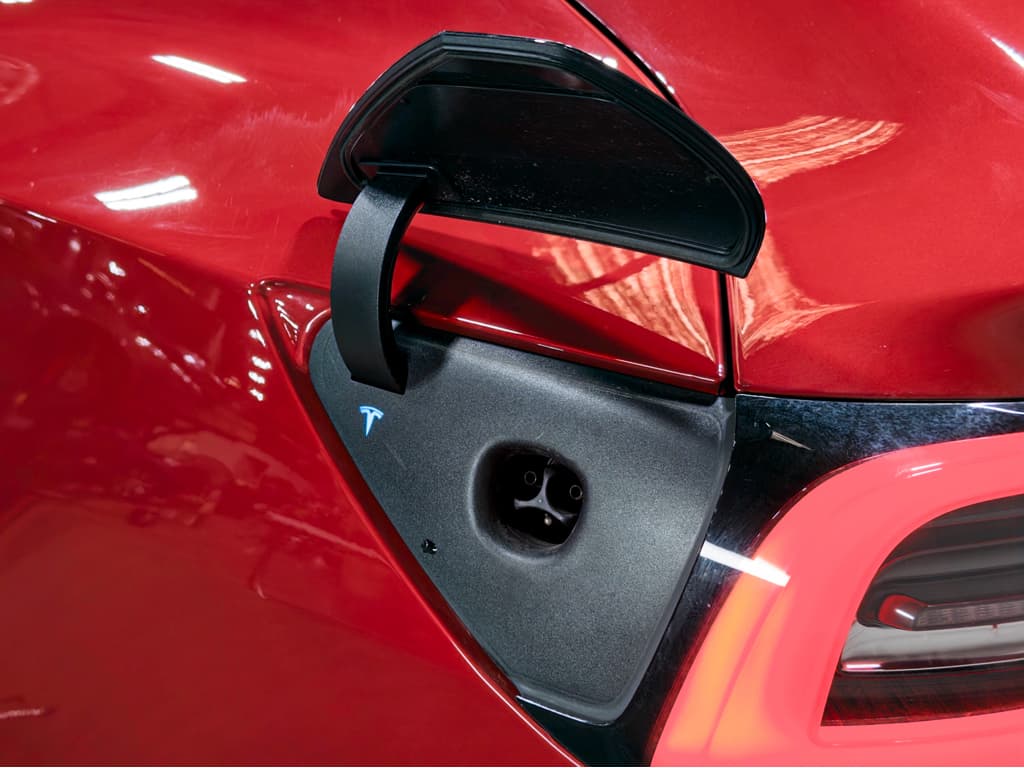 2020 Tesla Model 3 view 5