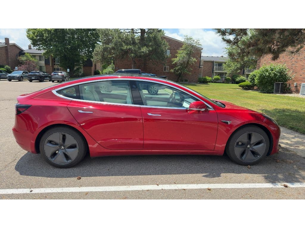 2020 Tesla Model 3 view 3