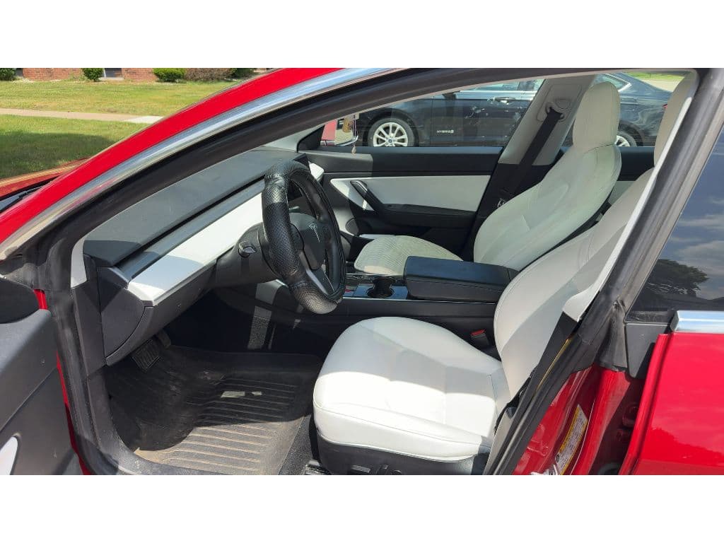 2020 Tesla Model 3 view 5