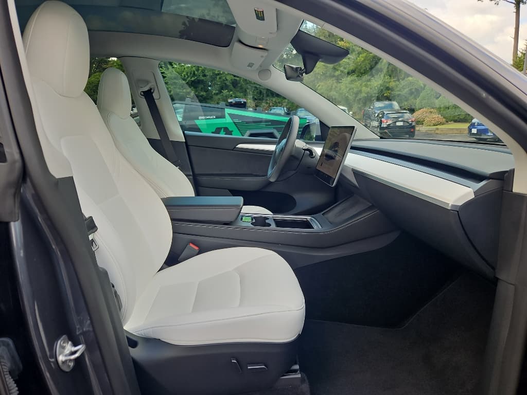 2023 Tesla Model Y view 9