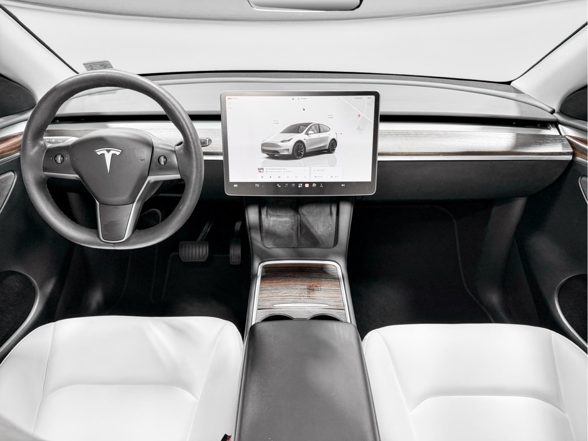 2023 Tesla Model Y view 15