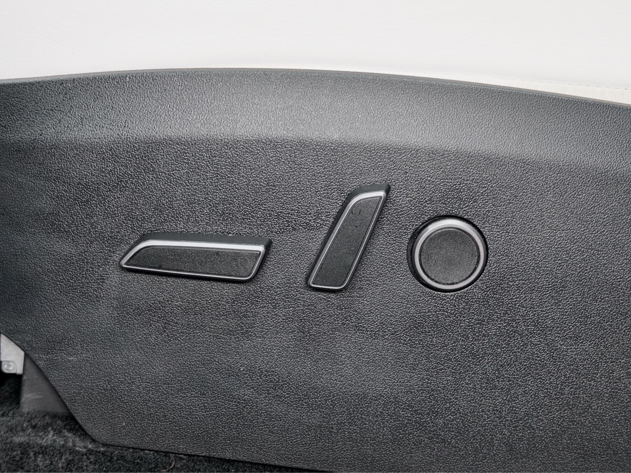 2023 Tesla Model Y view 7