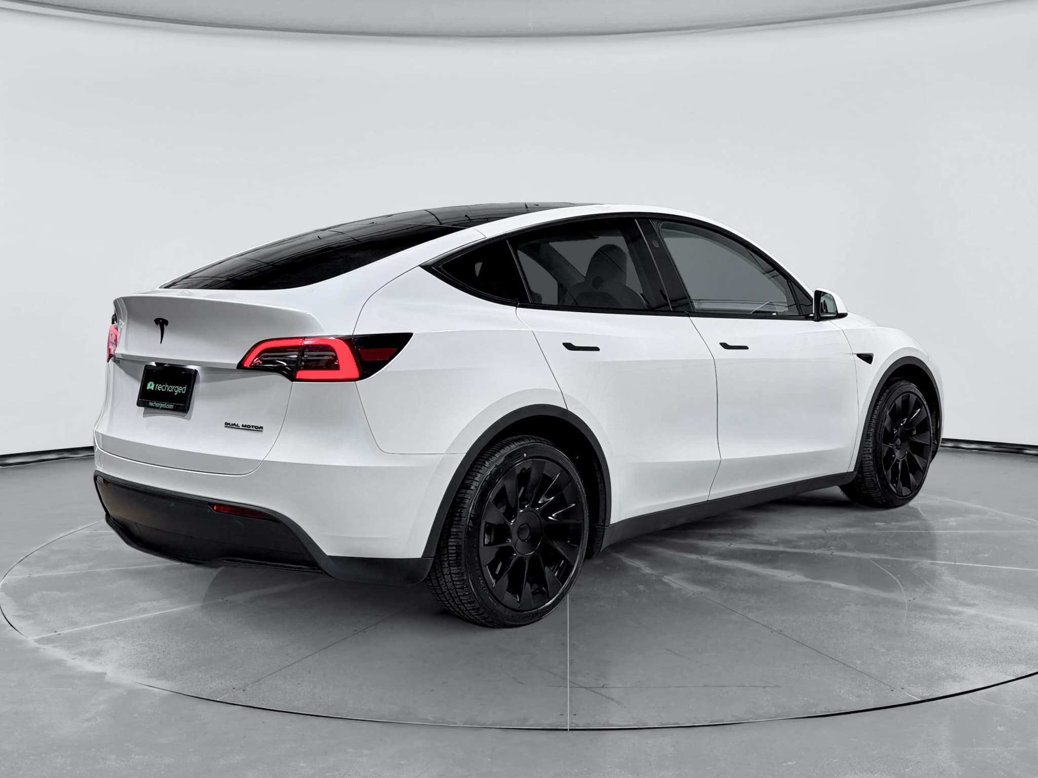 2023 Tesla Model Y view 3