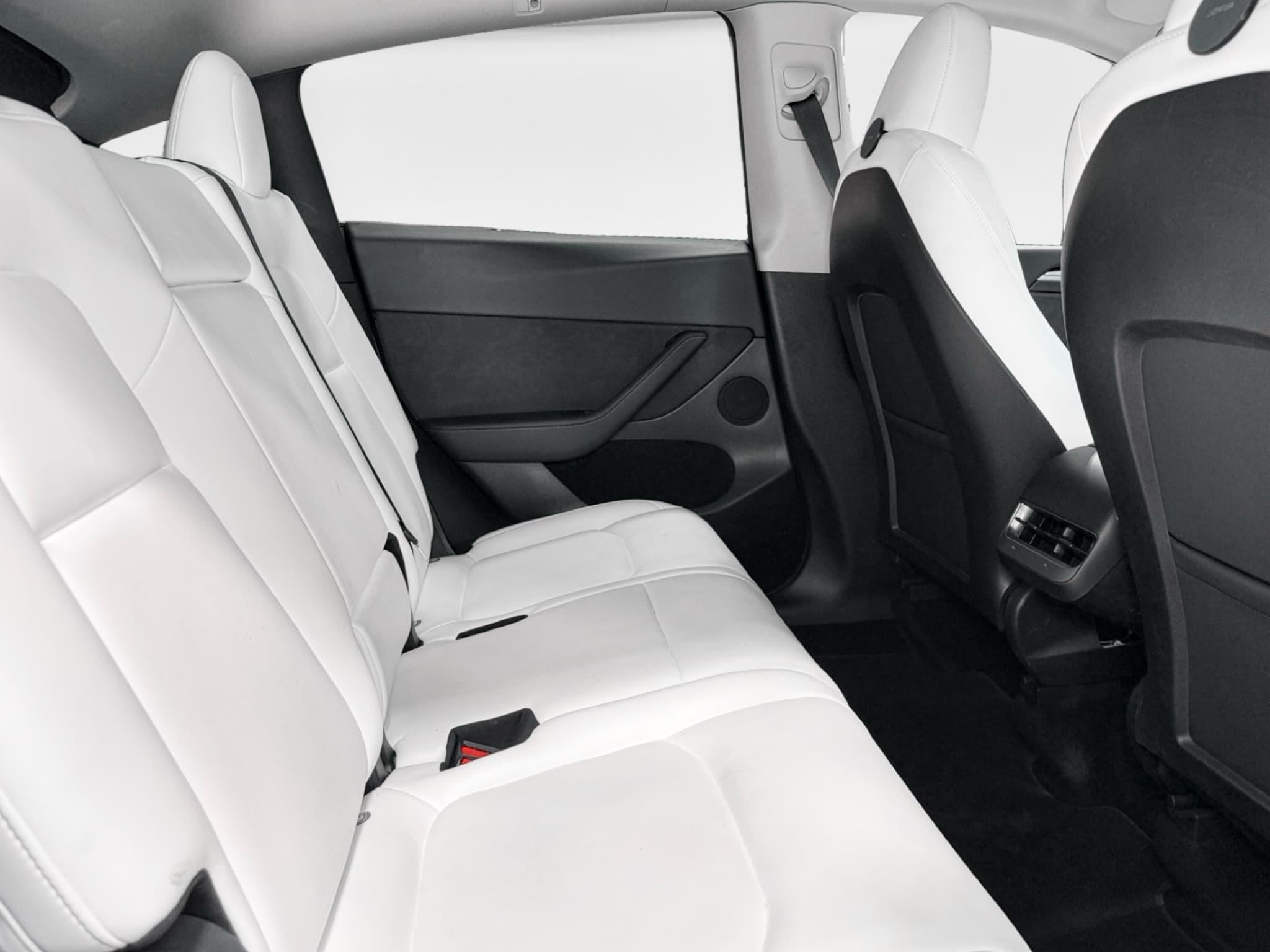 2023 Tesla Model Y view 21