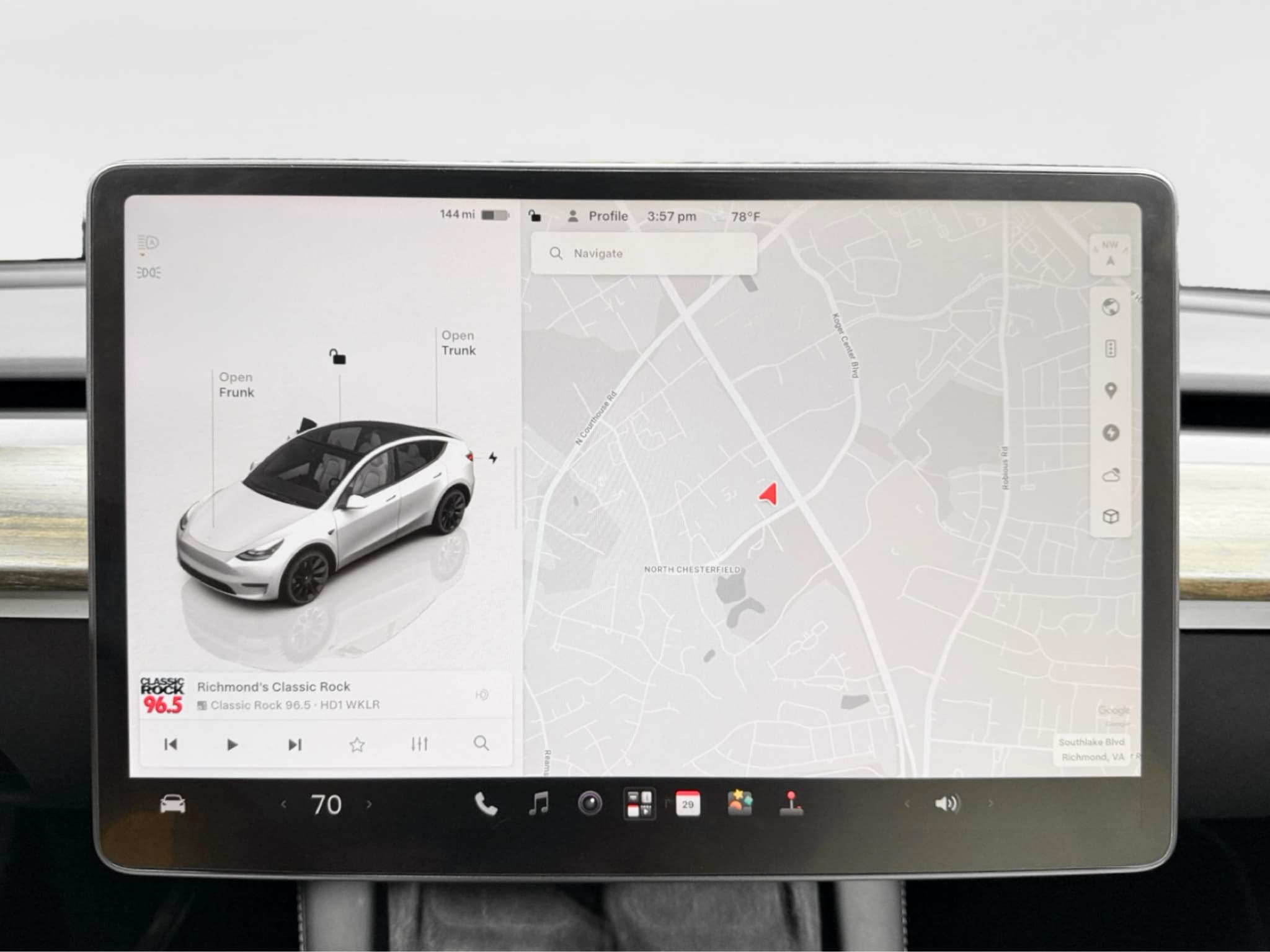2023 Tesla Model Y view 9