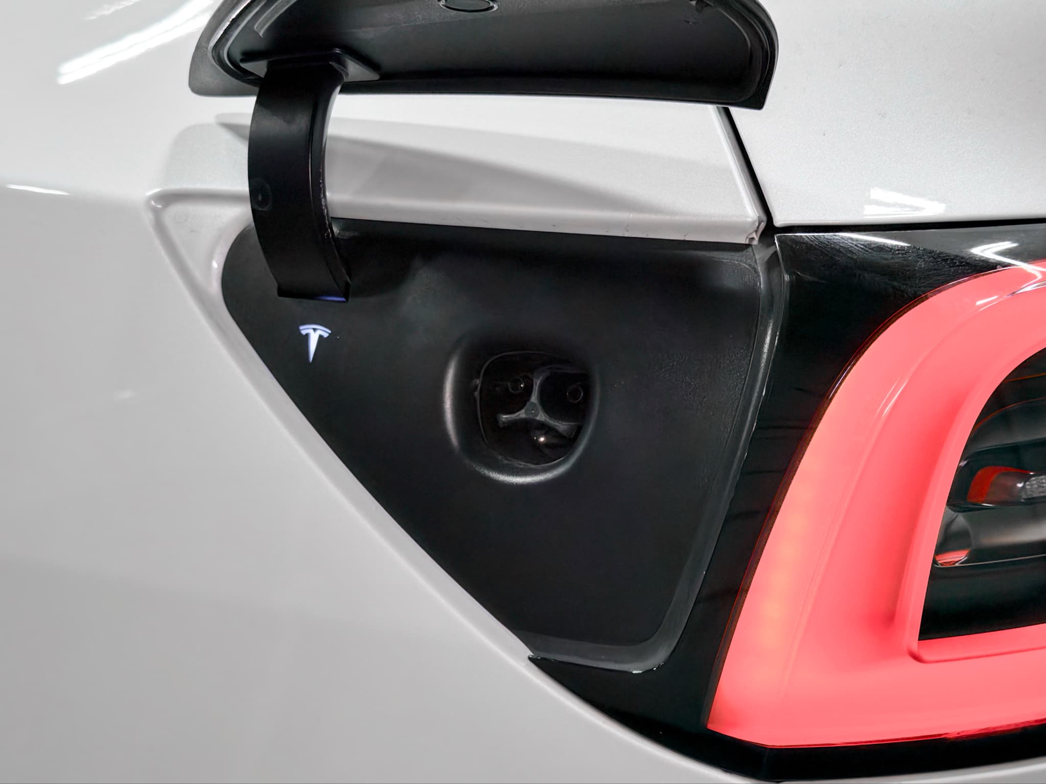 2023 Tesla Model Y view 5