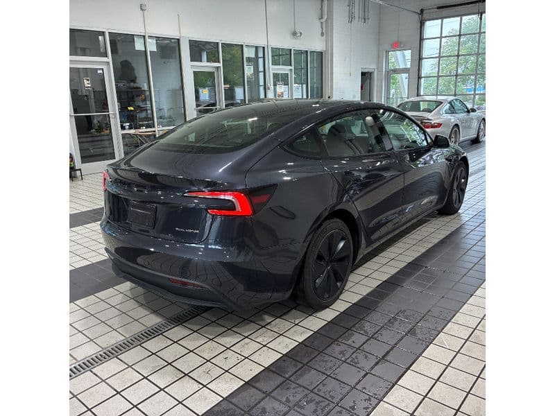 2024 Tesla Model 3 view 3