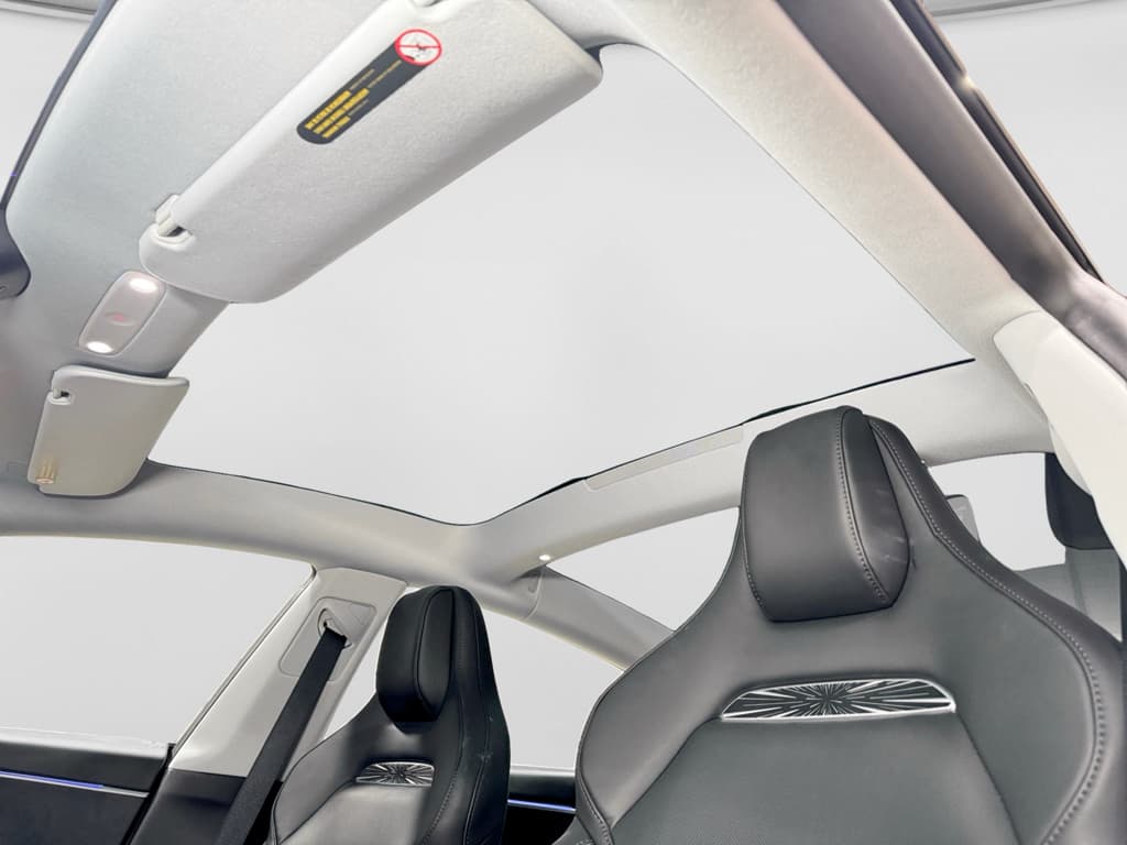 2024 Tesla Model 3 view 23