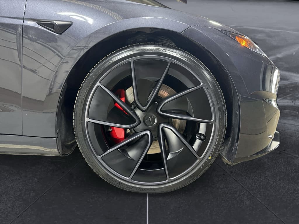 2024 Tesla Model 3 view 34