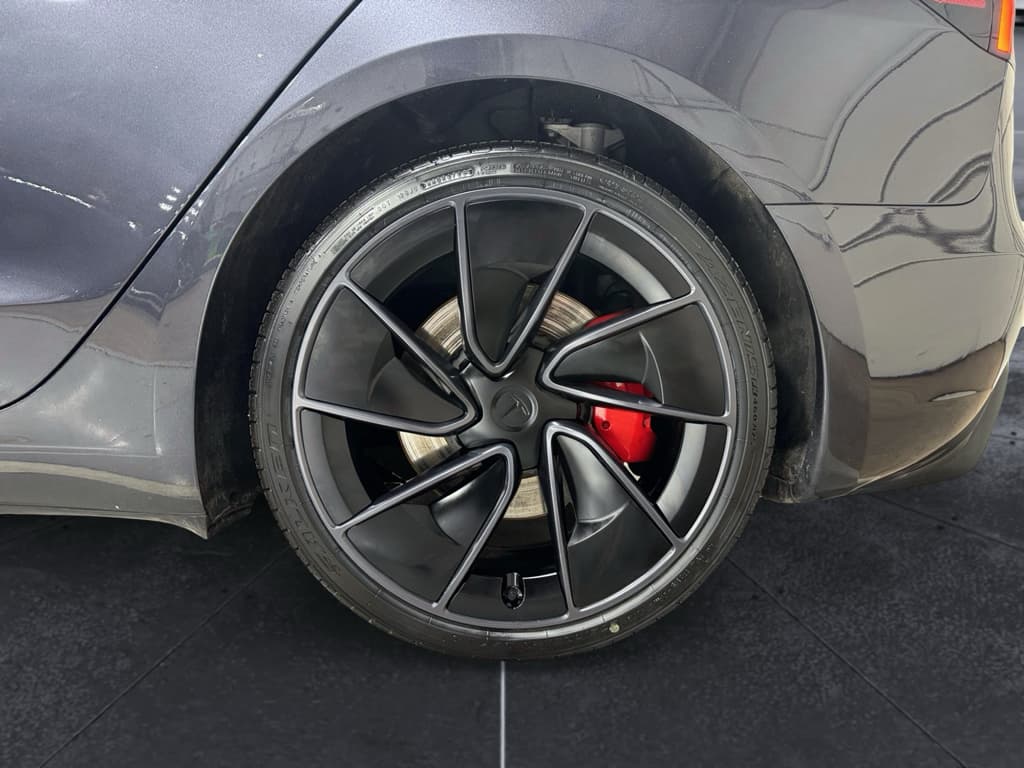 2024 Tesla Model 3 view 32