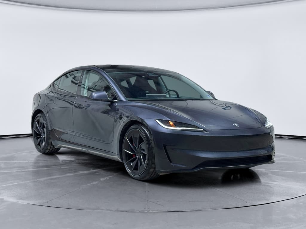 2024 Tesla Model 3 view 4