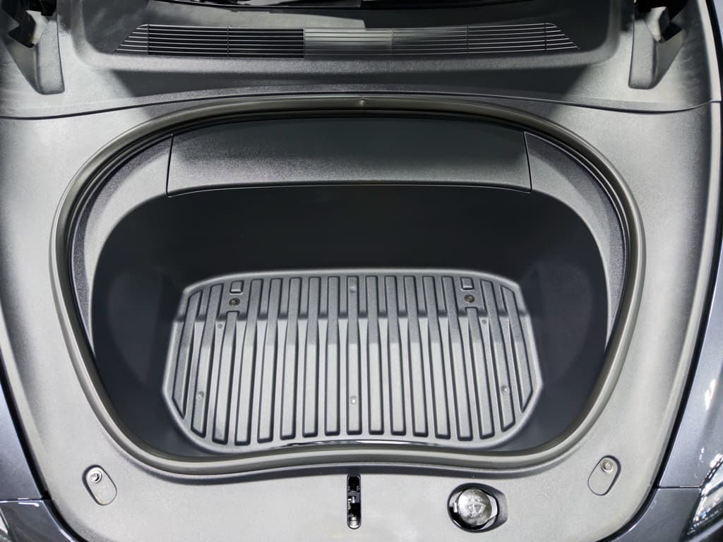 2024 Tesla Model 3 view 25