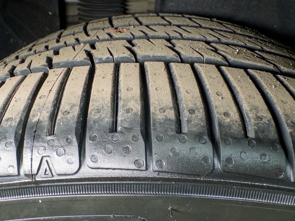 2024 Tesla Model 3 view 35