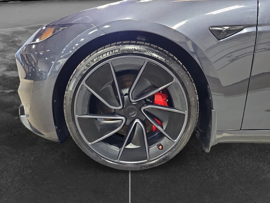 2024 Tesla Model 3 view 29