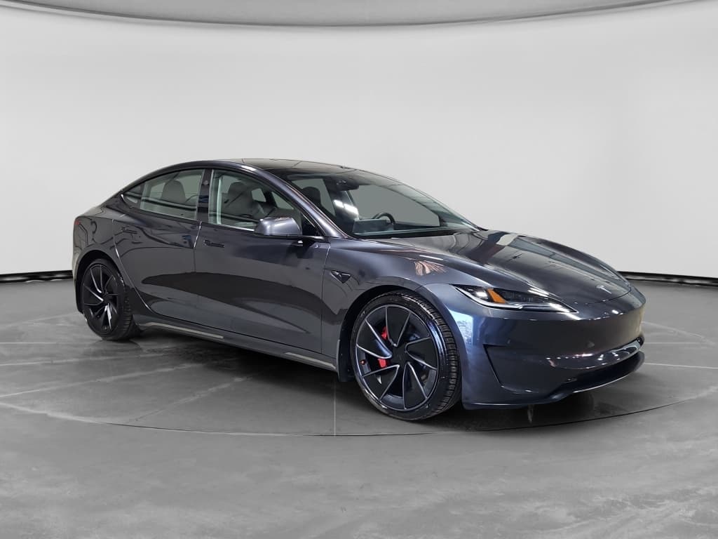 2024 Tesla Model 3 view 4