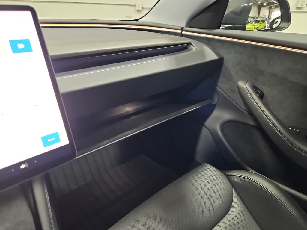 2024 Tesla Model 3 view 20