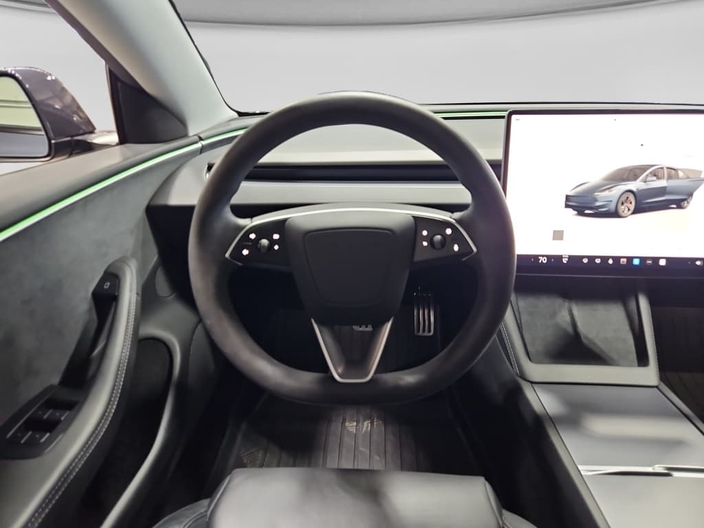 2024 Tesla Model 3 view 8