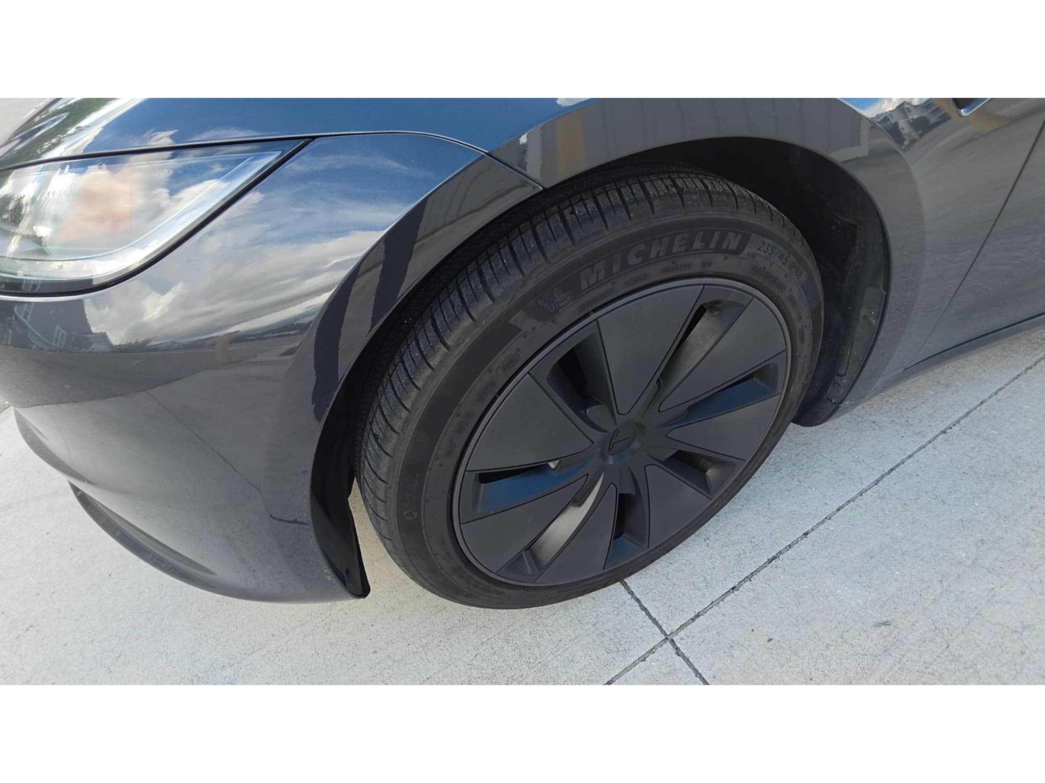 2024 Tesla Model 3 view 8