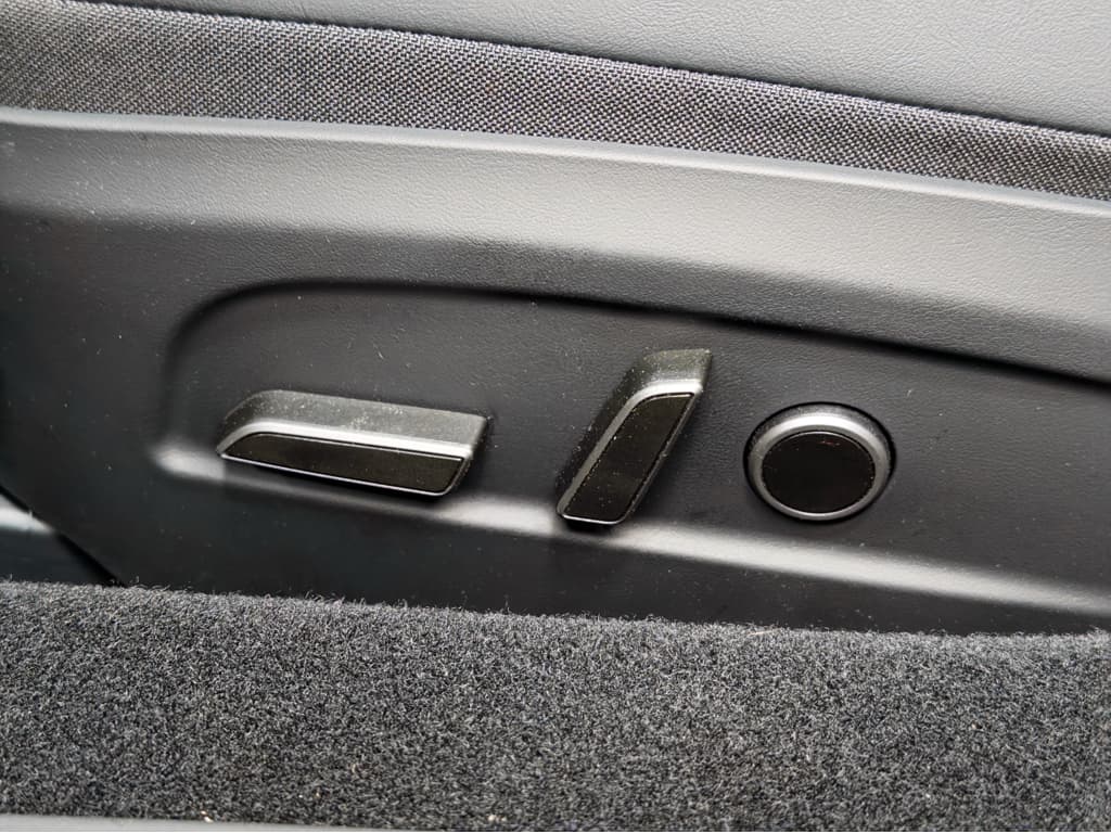 2024 Tesla Model 3 view 6