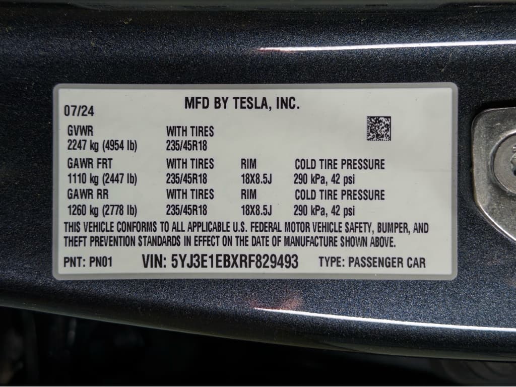 2024 Tesla Model 3 view 26
