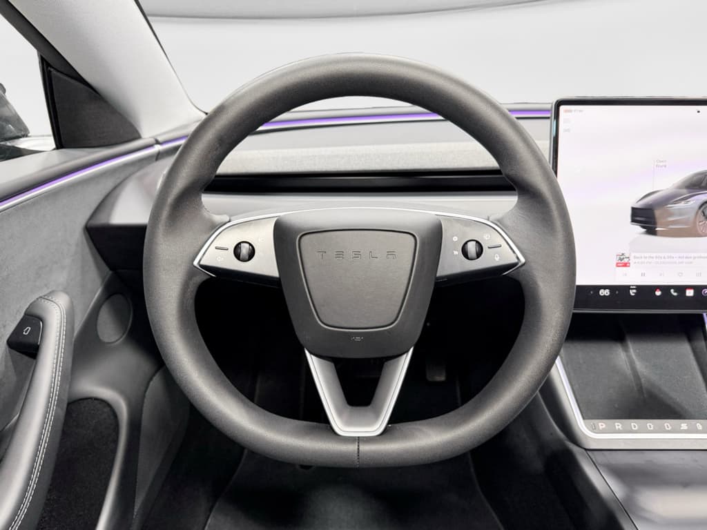 2024 Tesla Model 3 view 7