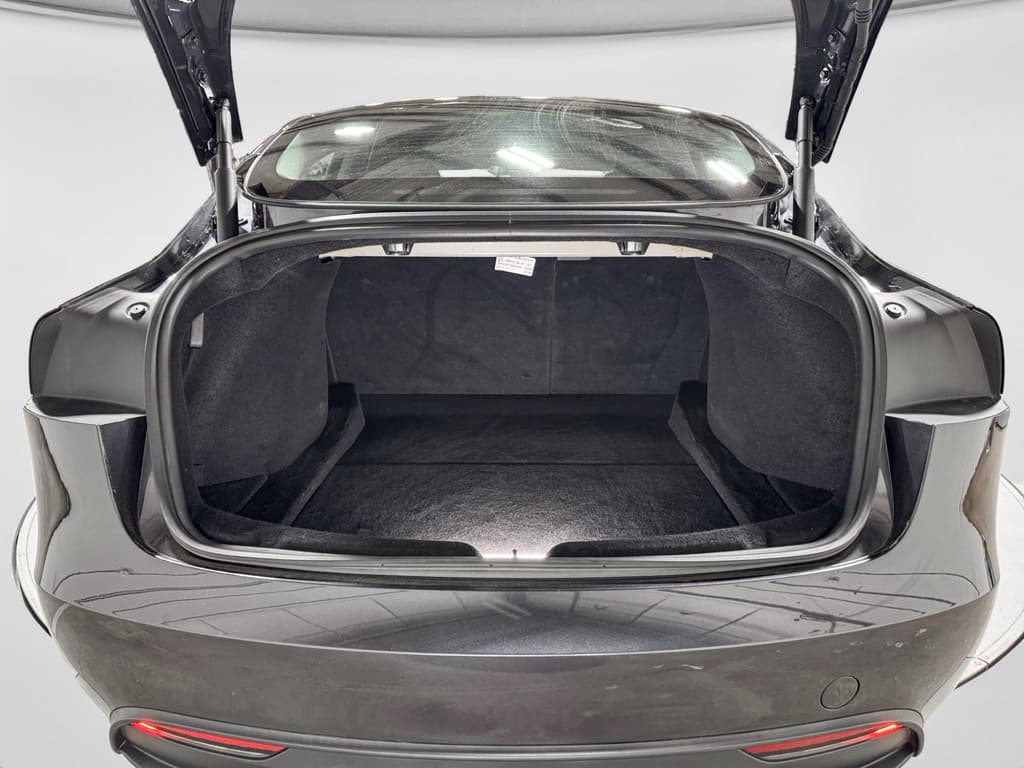 2024 Tesla Model 3 view 24