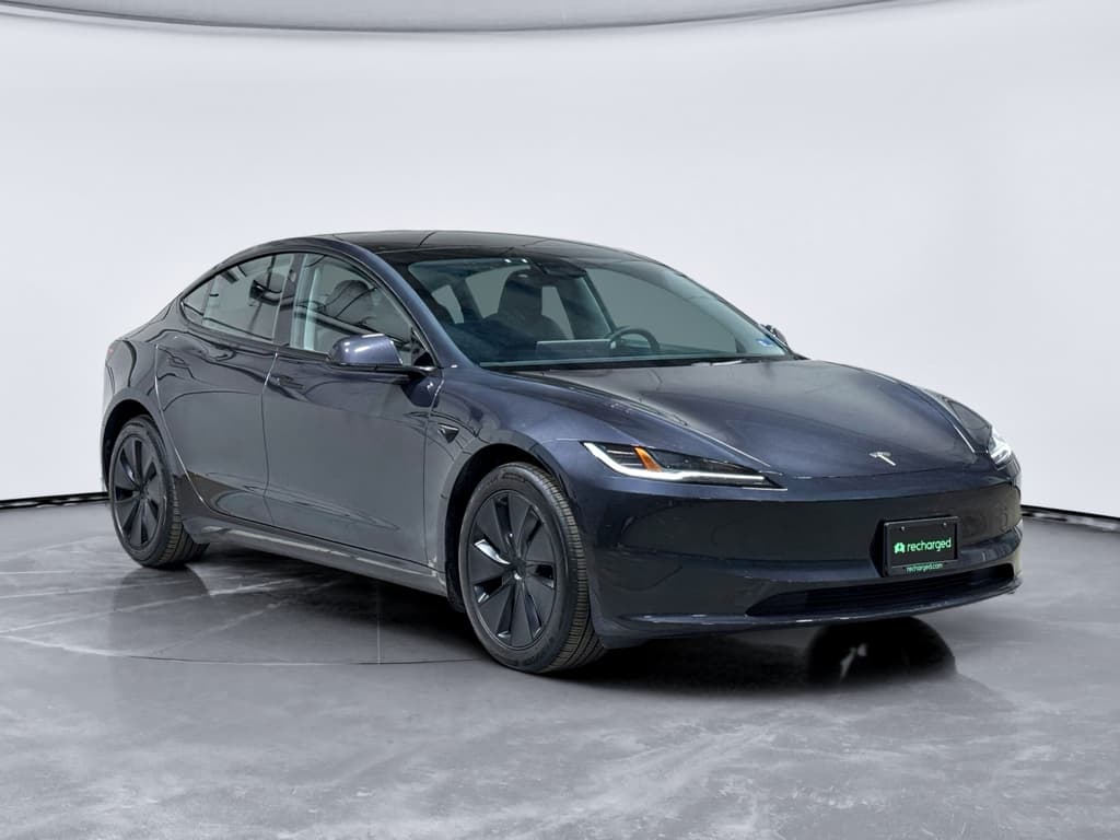 2024 Tesla Model 3 view 4