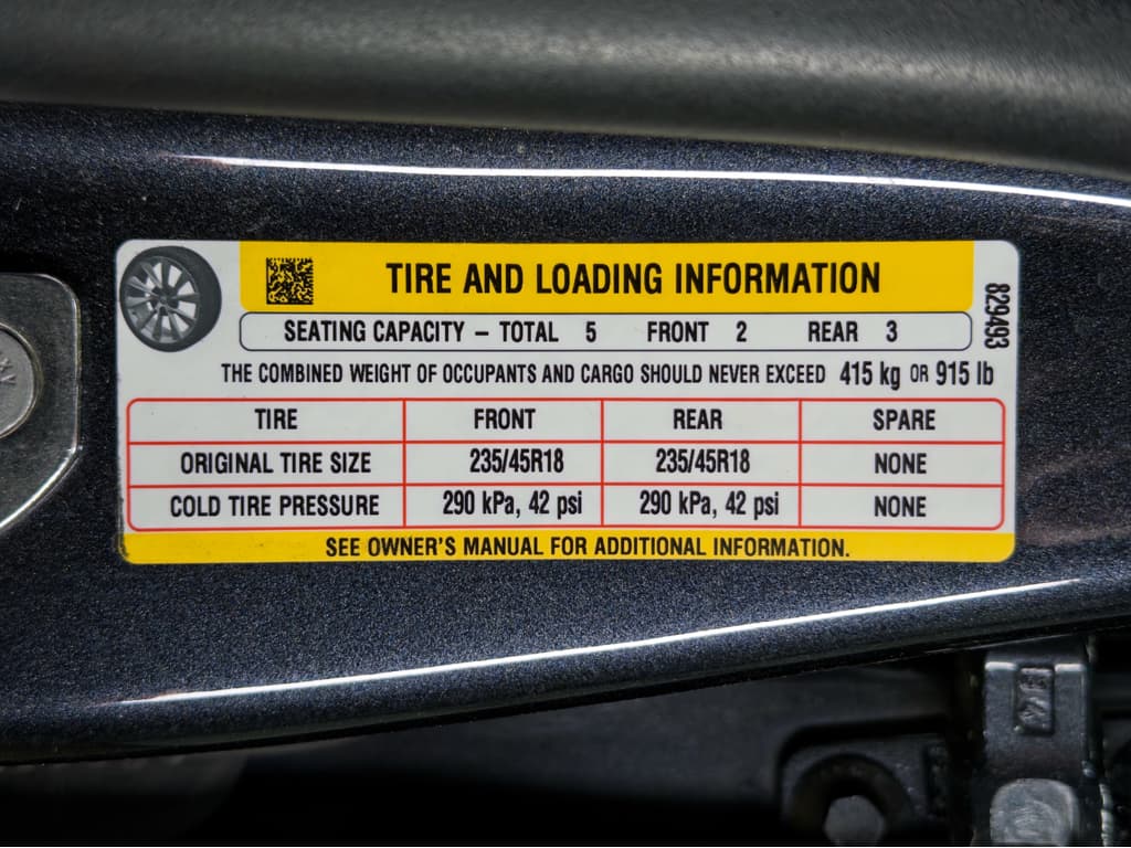 2024 Tesla Model 3 view 27