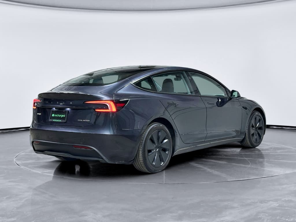 2024 Tesla Model 3 view 3