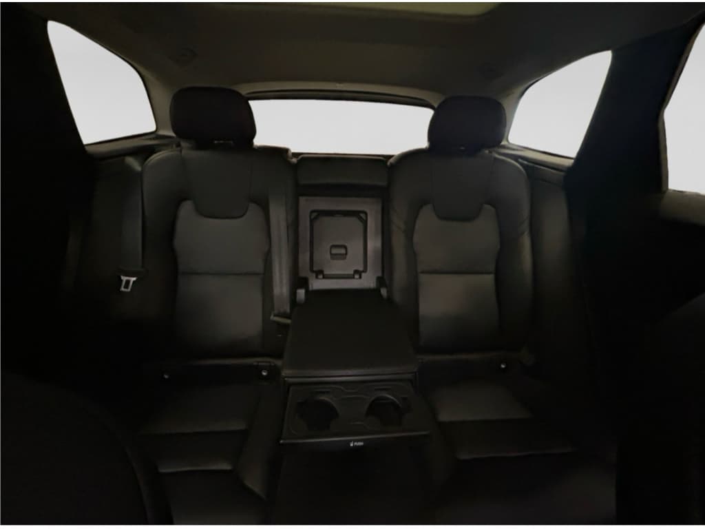 2024 Volvo XC60 view 7
