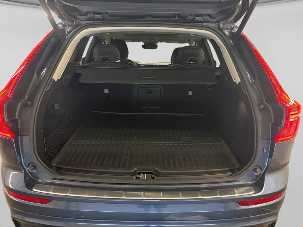 2024 Volvo XC60 view 29