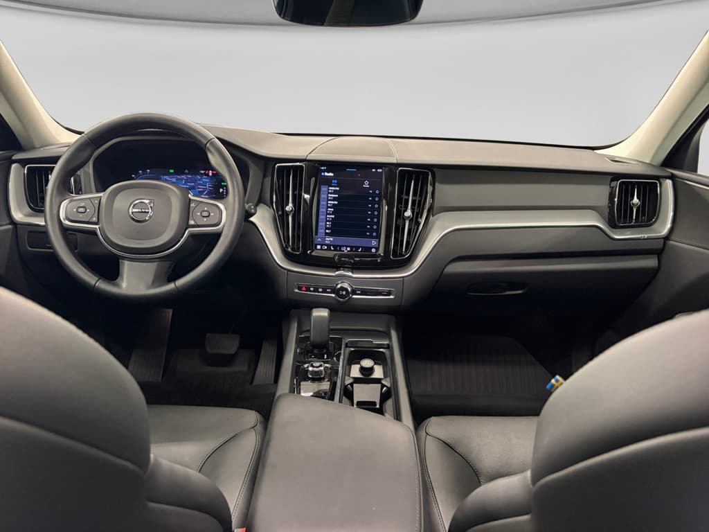 2024 Volvo XC60 view 17