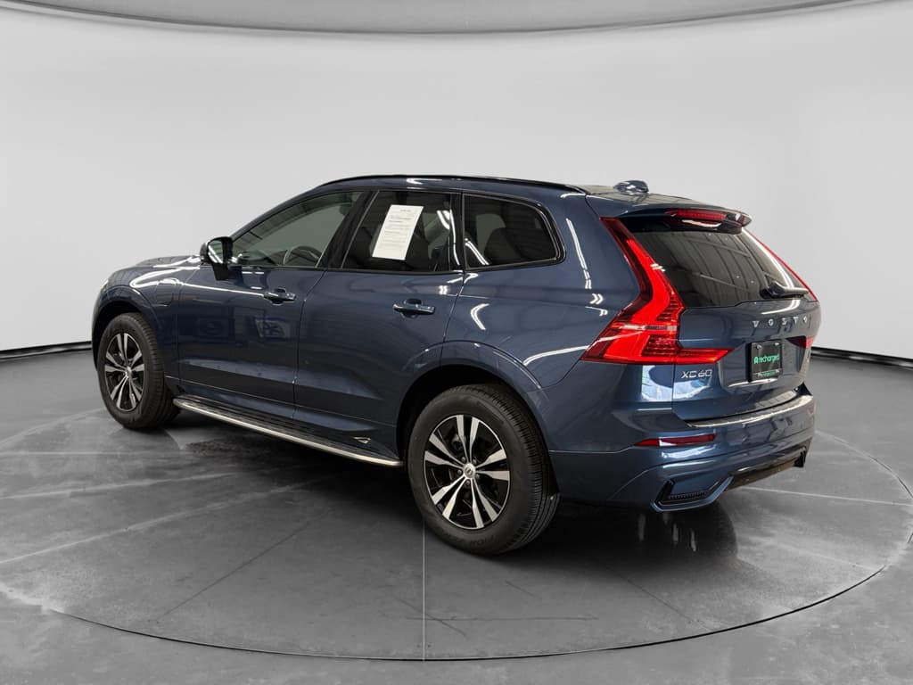 2024 Volvo XC60 view 2