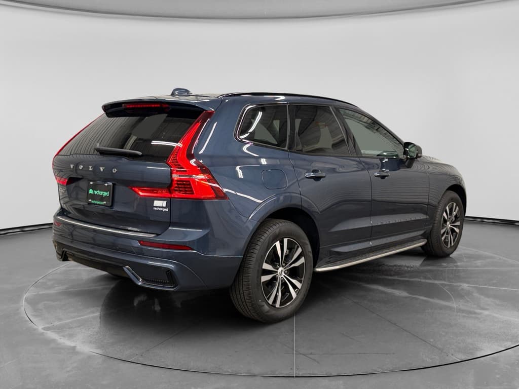 2024 Volvo XC60 view 3