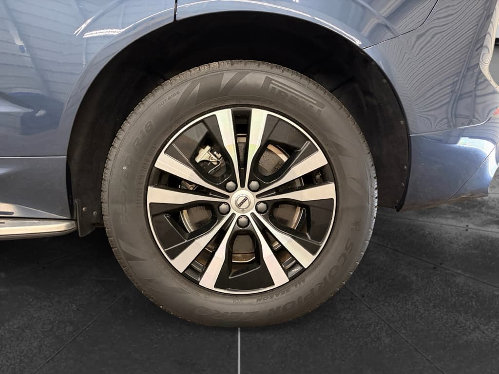 2024 Volvo XC60 view 32