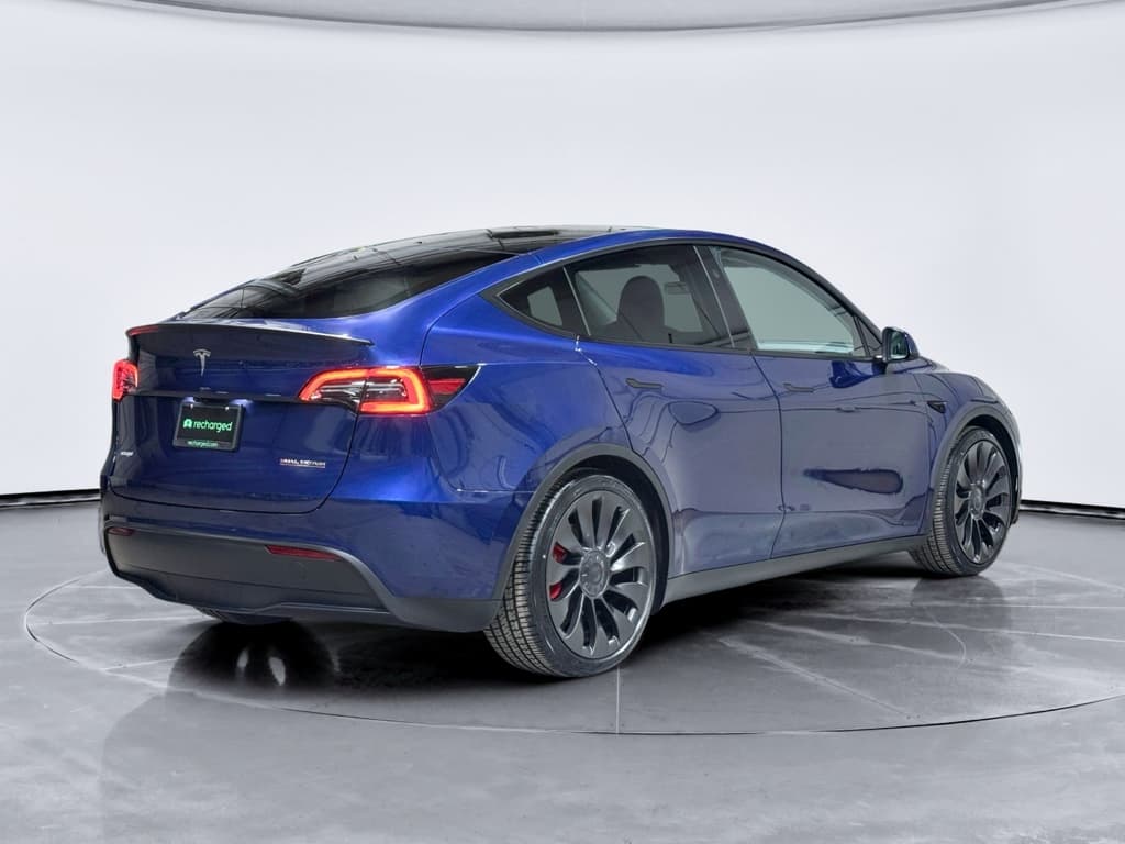 2023 Tesla Model Y view 3