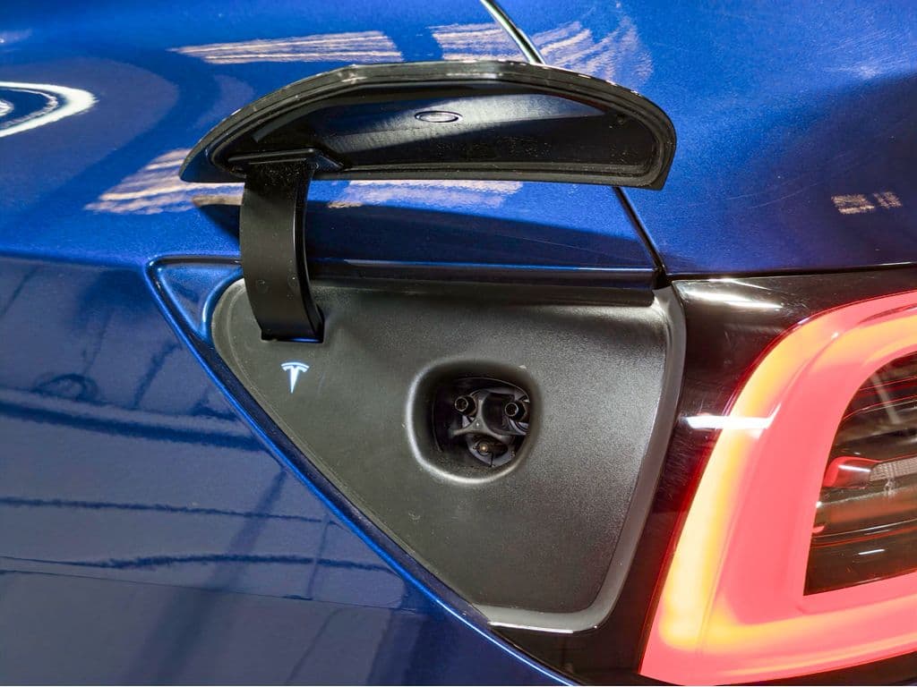 2023 Tesla Model Y view 5