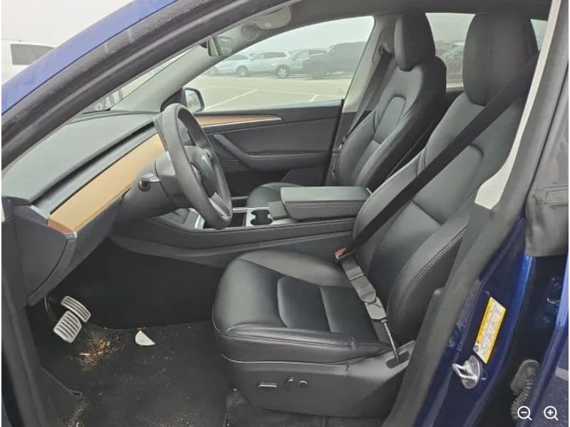 2023 Tesla Model Y view 5