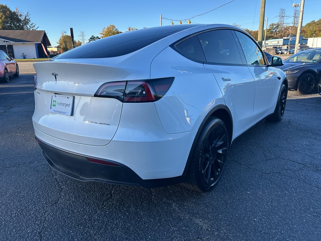 2023 Tesla Model Y view 3