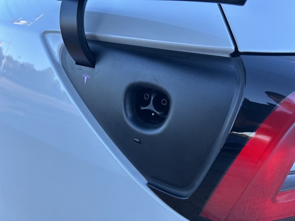 2023 Tesla Model Y view 5