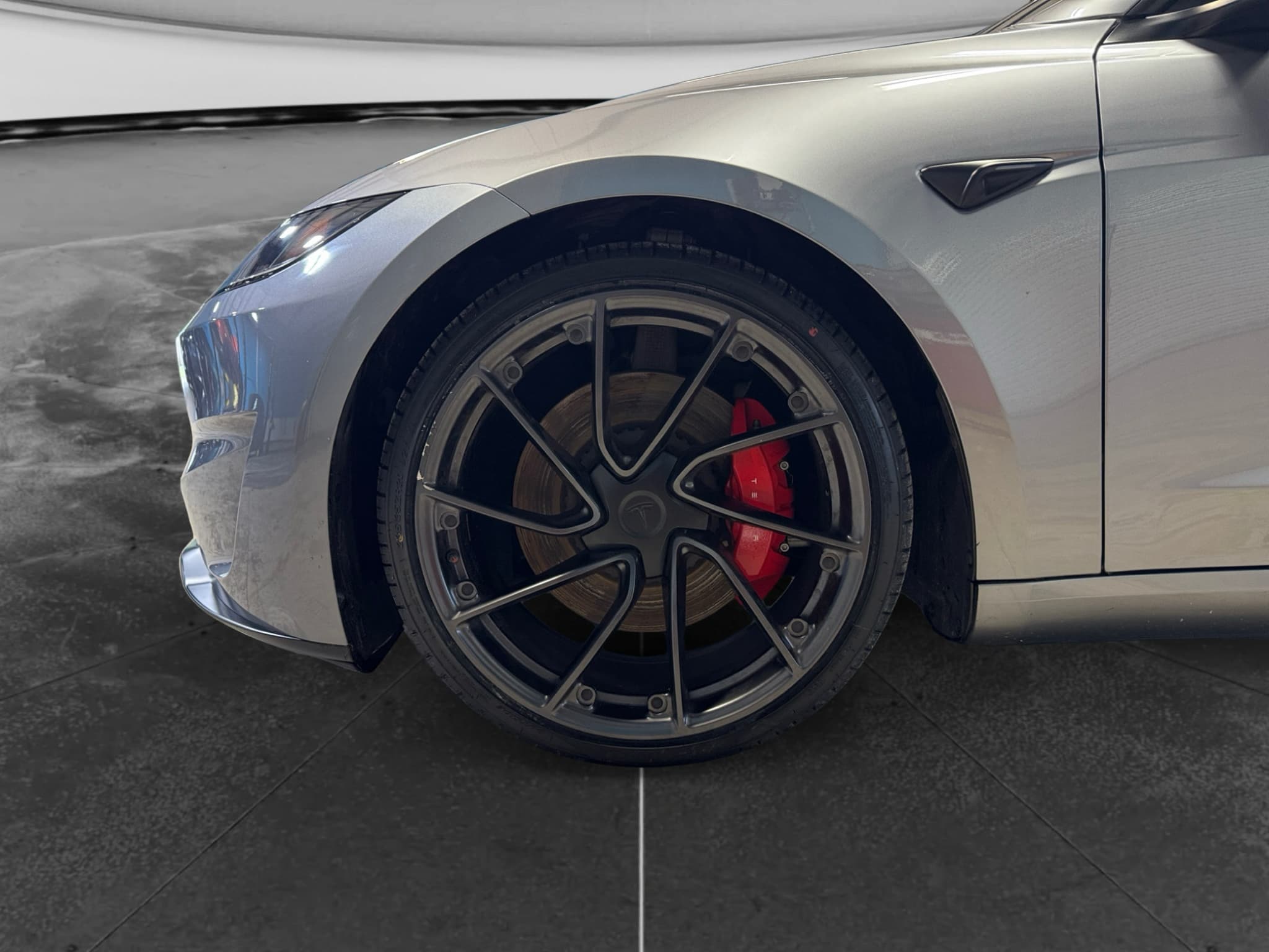 2024 Tesla Model 3 view 30