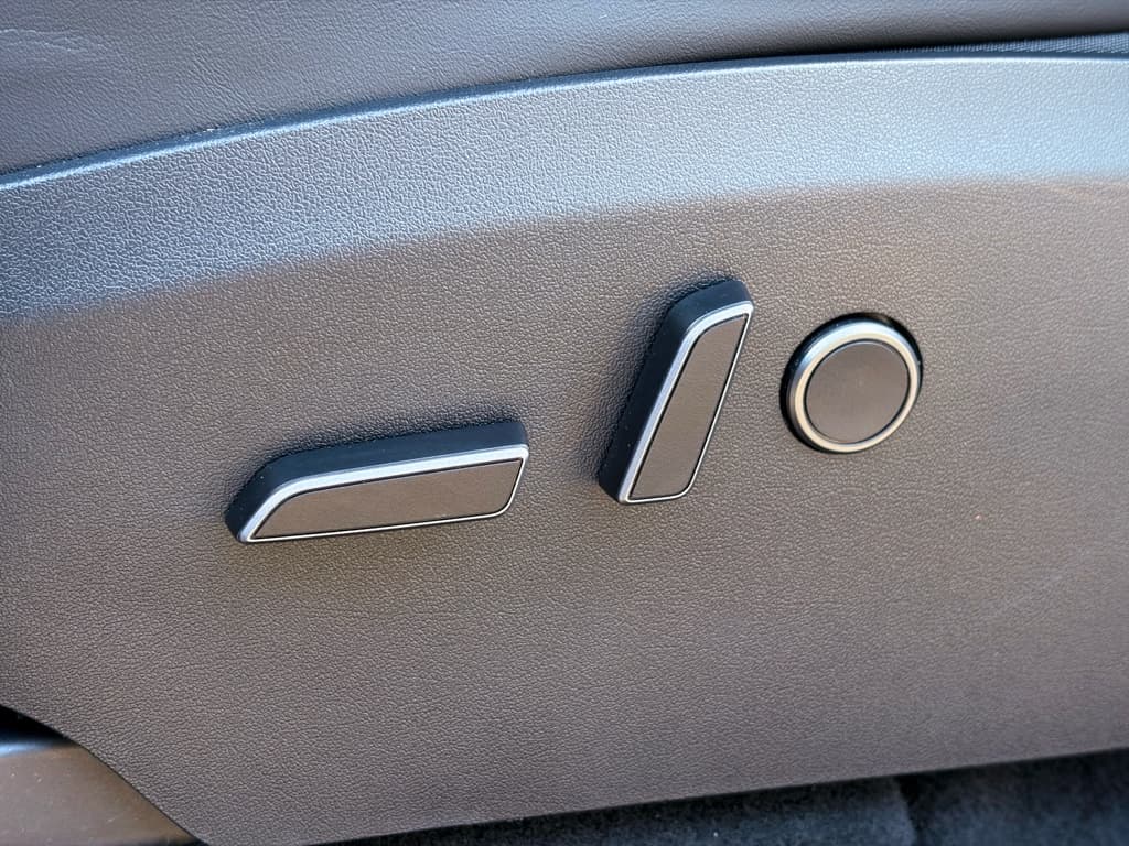 2023 Tesla Model Y view 6