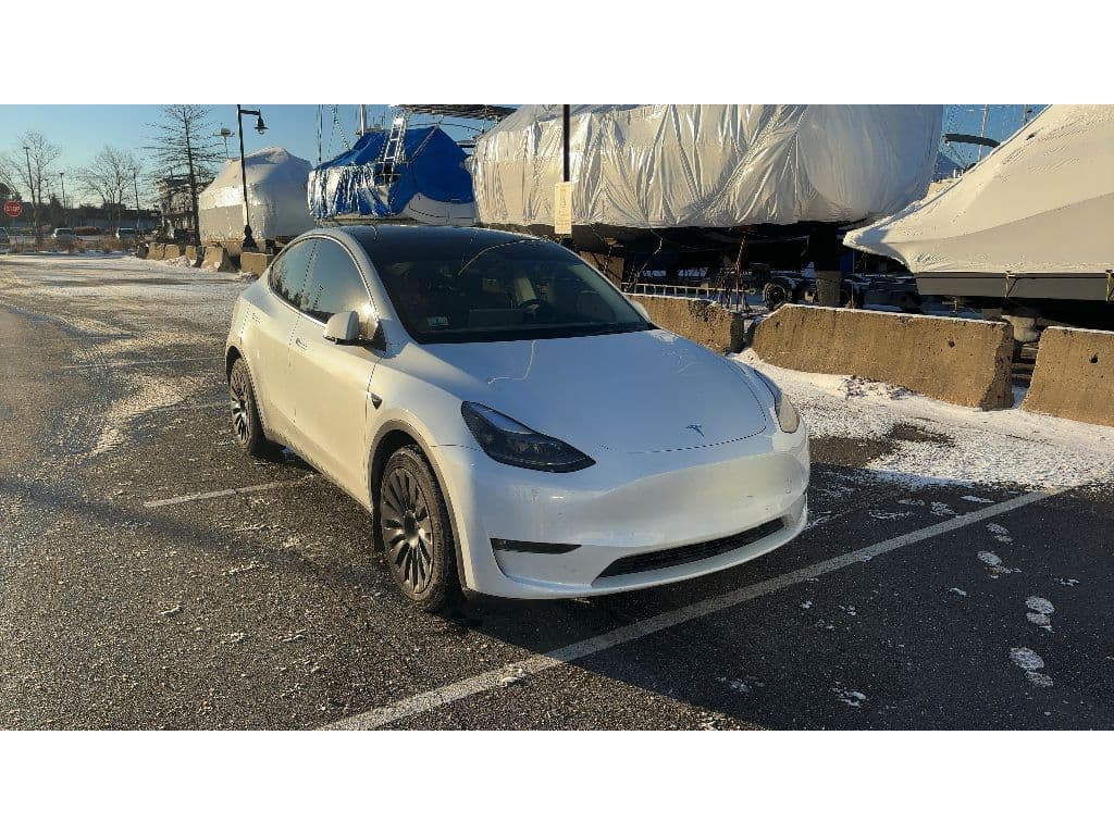 2023 Tesla Model Y view 3