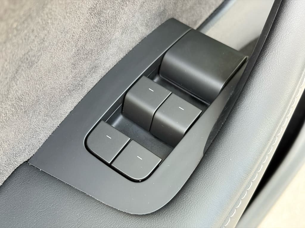 2023 Tesla Model Y view 7