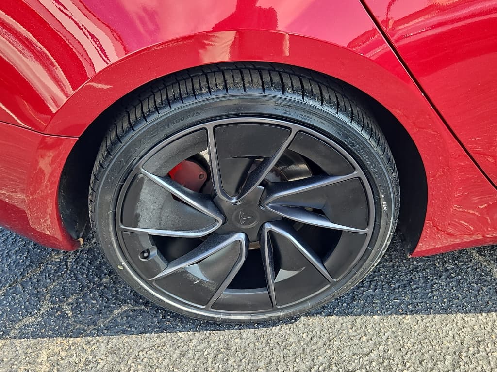 2024 Tesla Model 3 view 31
