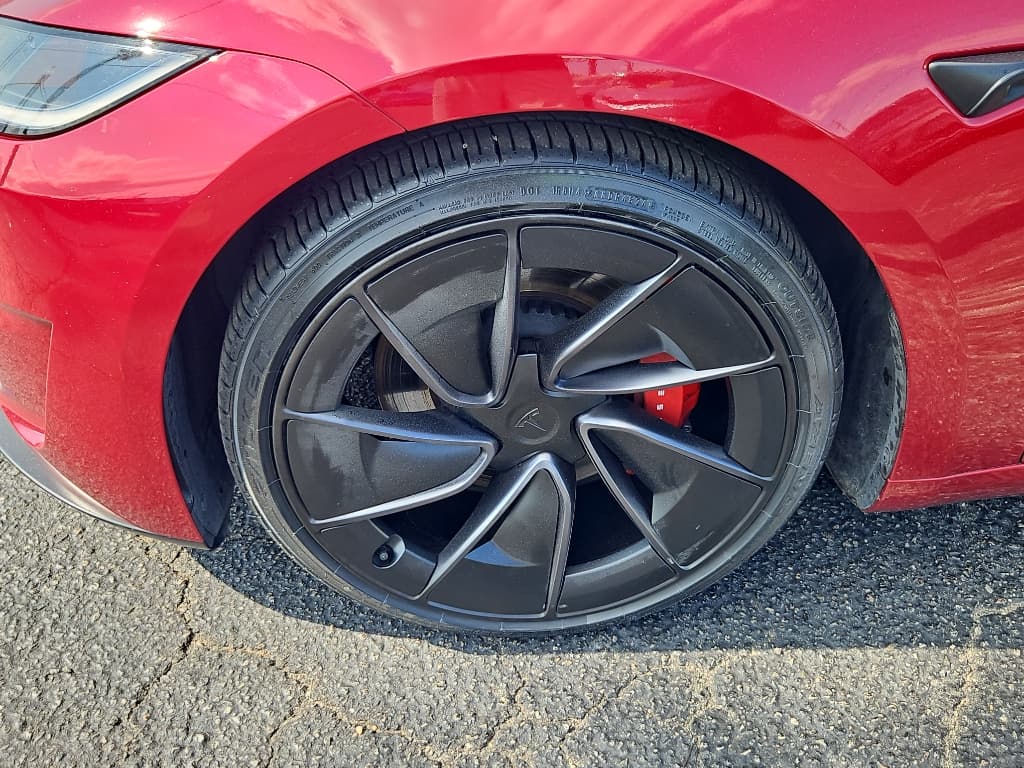 2024 Tesla Model 3 view 27